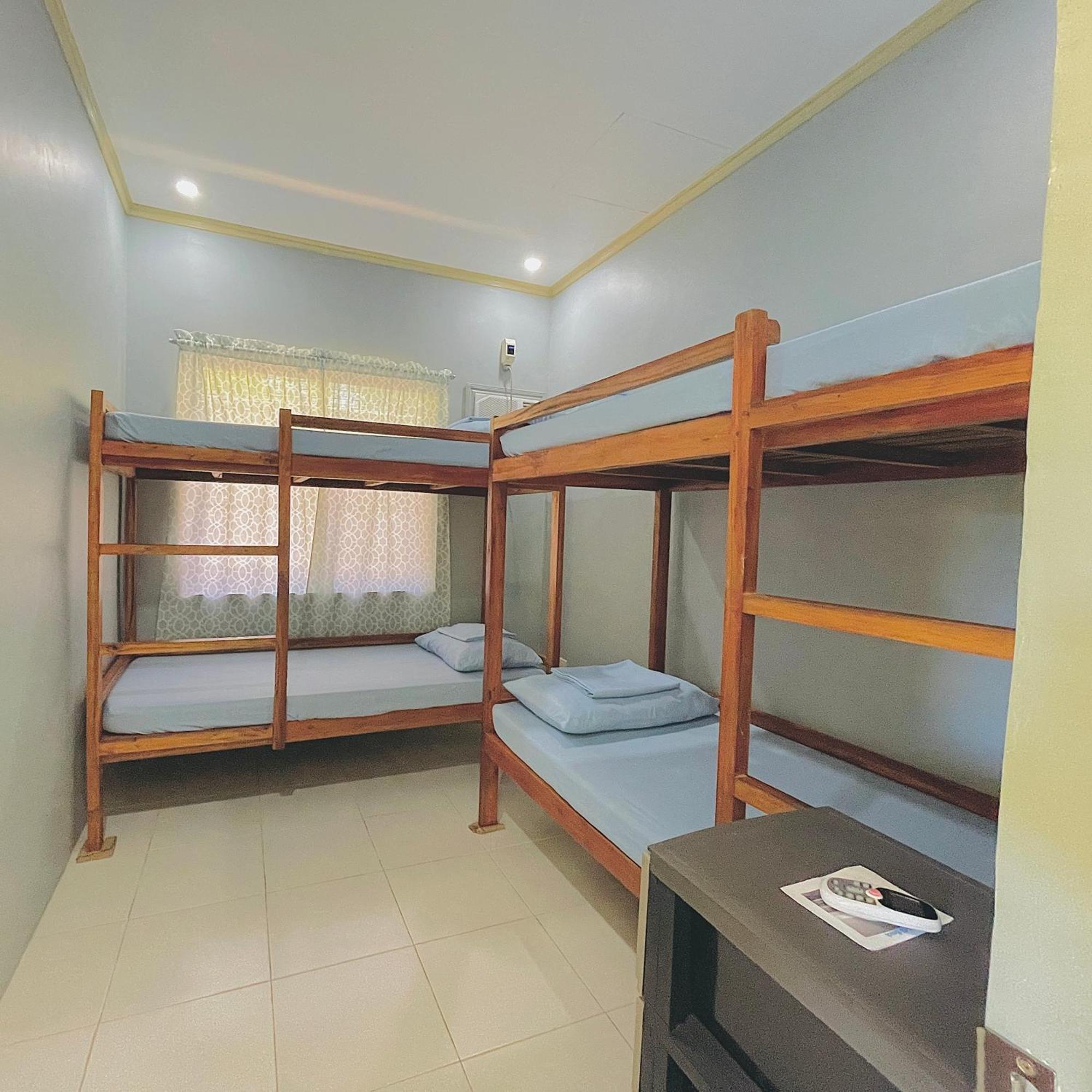 Sabas Beach And Campsite Siquijor Room photo